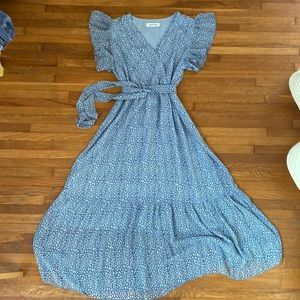 Size M lightweight dress with white detailing.